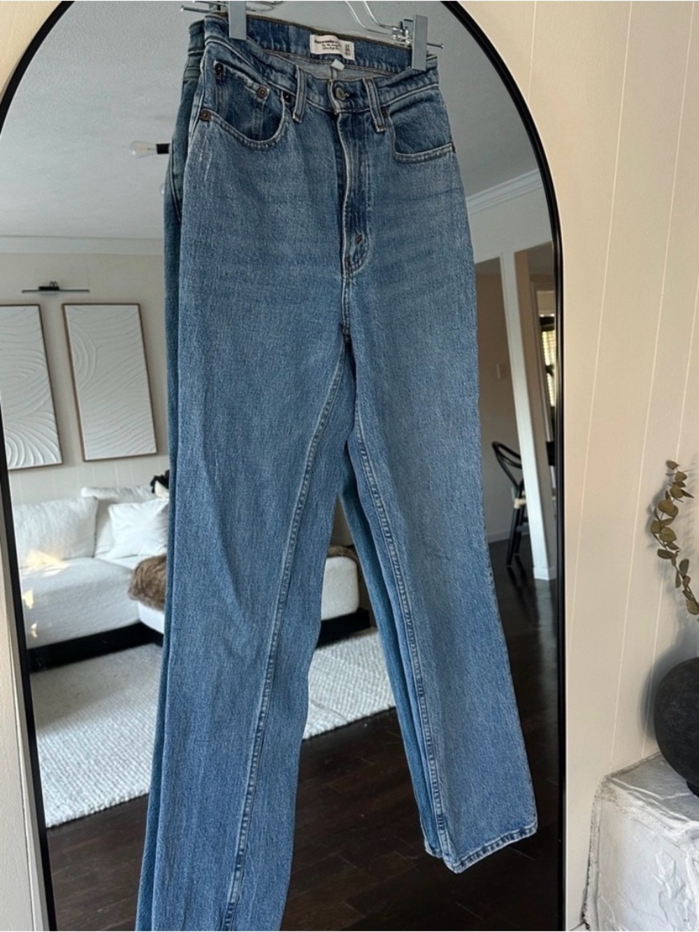 Abercrombie 90s Ultra High Rise Straight Jeans Light Wash